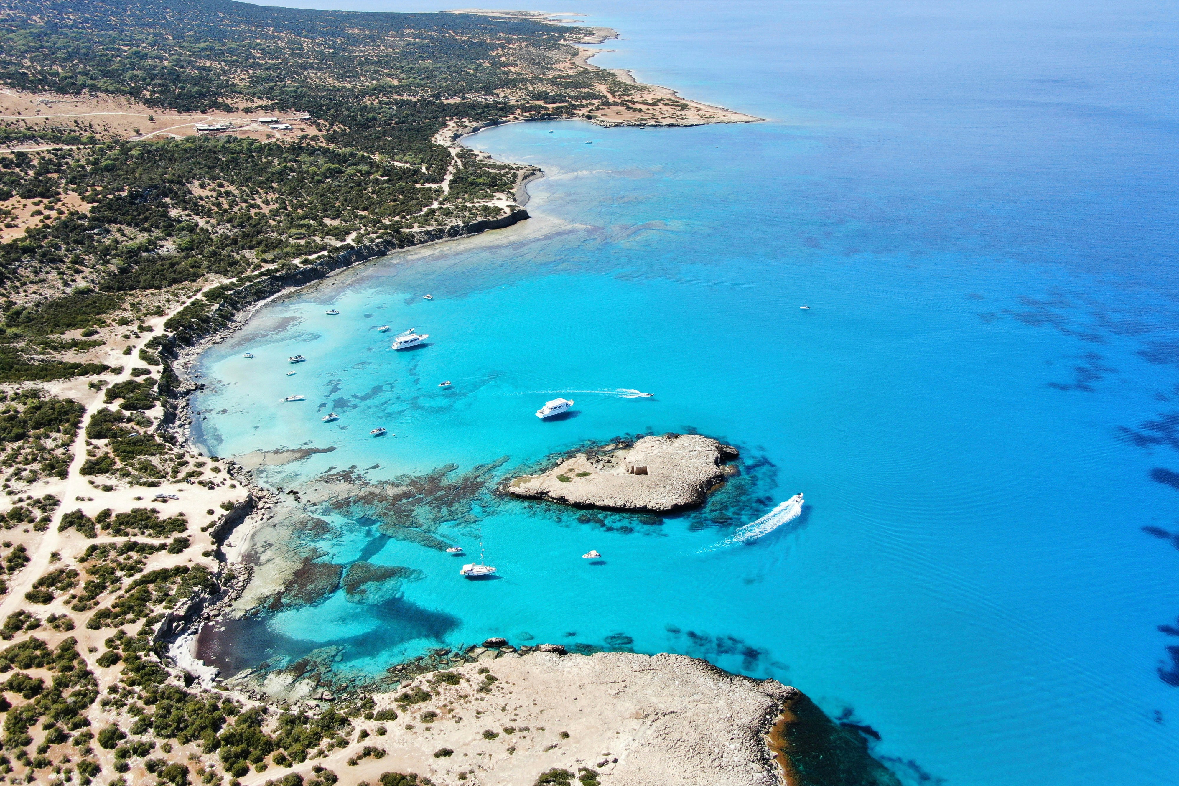Scopri il mito di Afrodite su questa isola del Mediterraneo