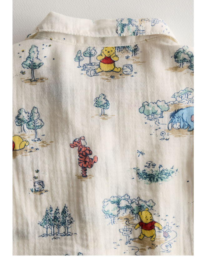 Display images to show real-time content