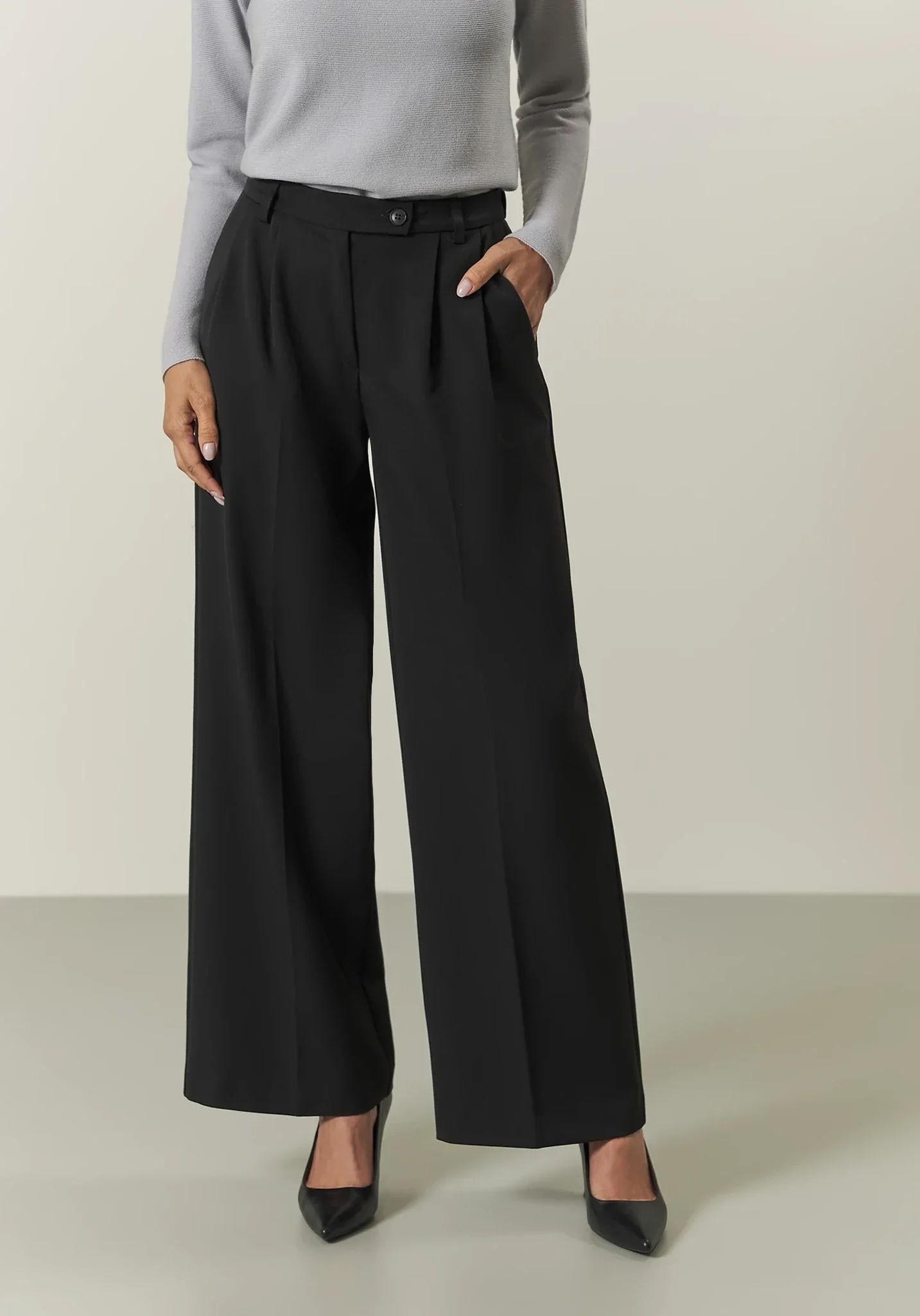 Image of Pantalone palazzo nero con pinces