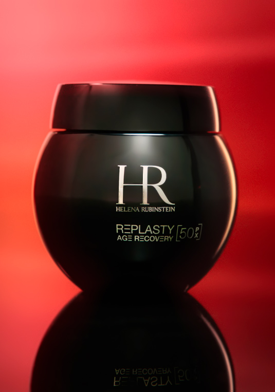 Vaso di Age Recovery Night 50 px sullo stesso sfondo rosso.