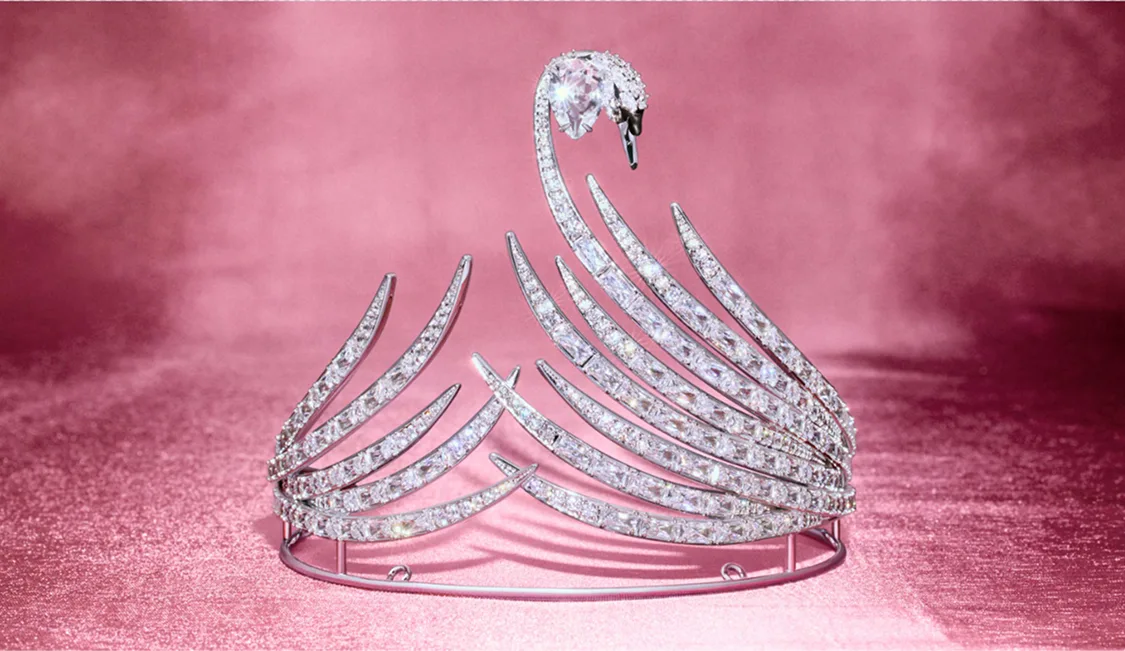 Scopri la Tiara Swarovski 2026