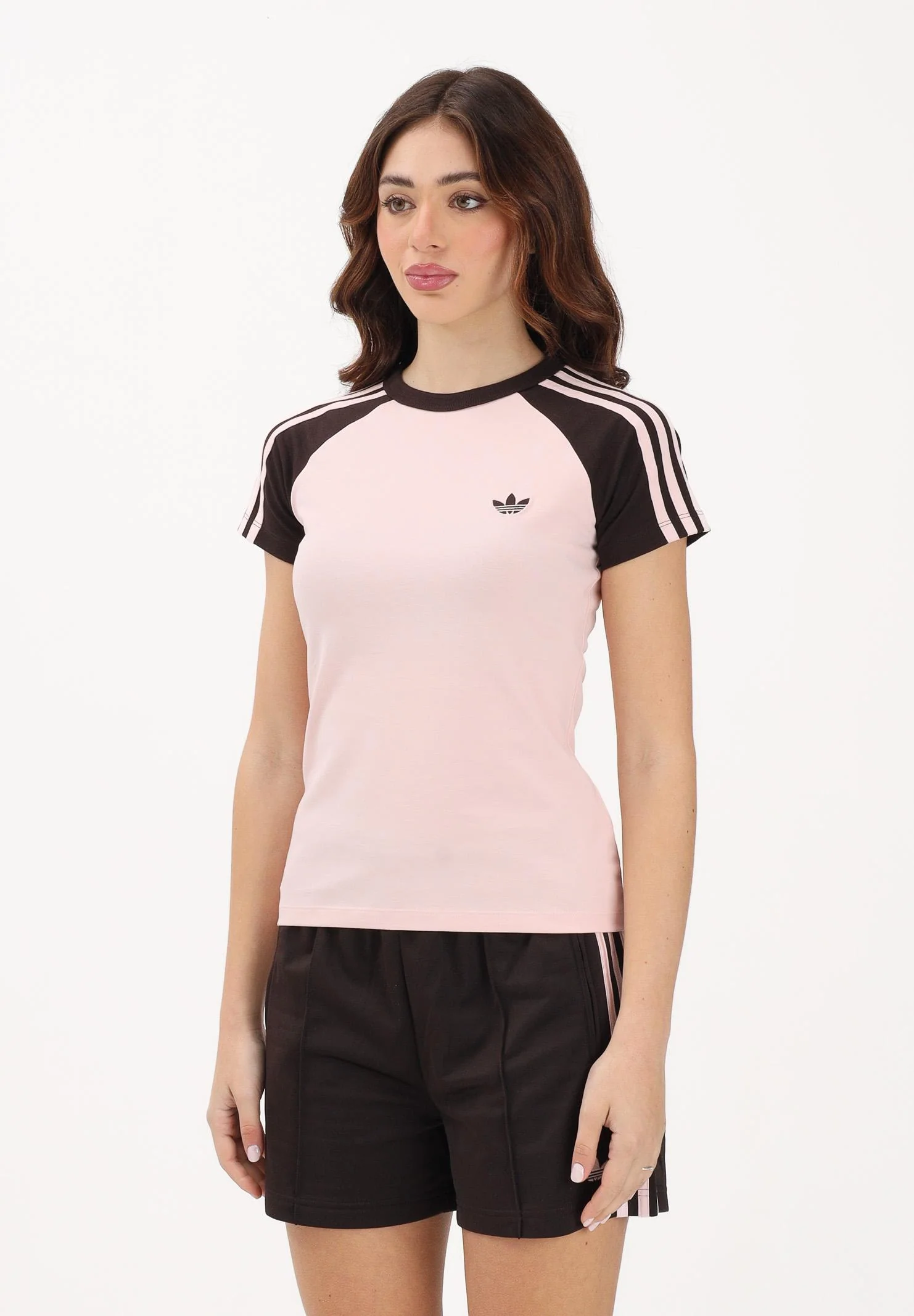 Image of ADIDAS ORIGINALS T-shirt a manica corta SST rosa e marrone da donna