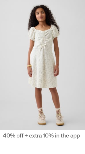 Display images to show real-time content