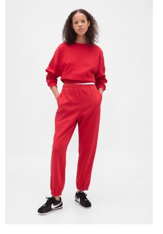 Display images to show real-time content