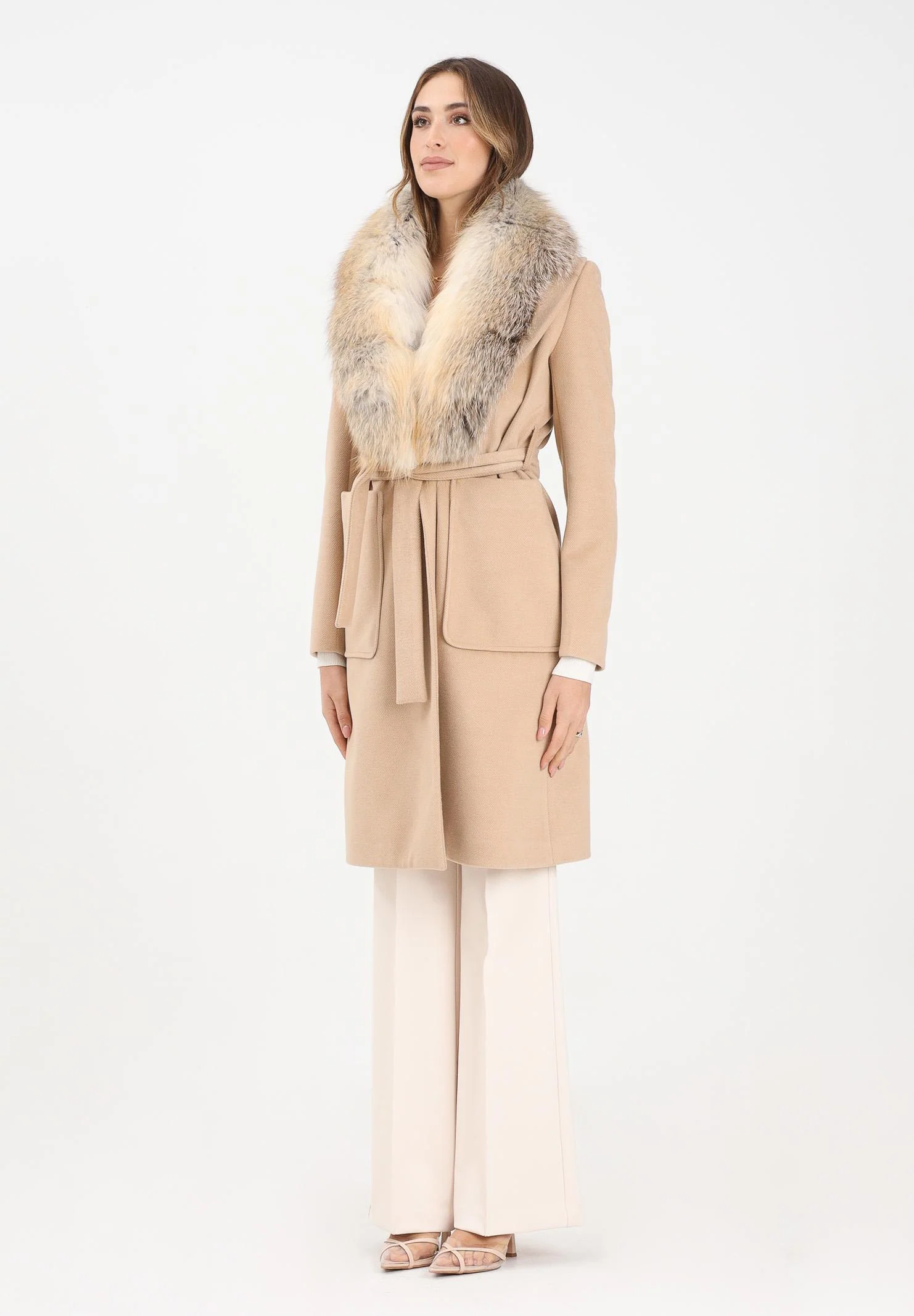 Image of YES LONDON Cappotto beige da donna con dettagli in vera pelliccia