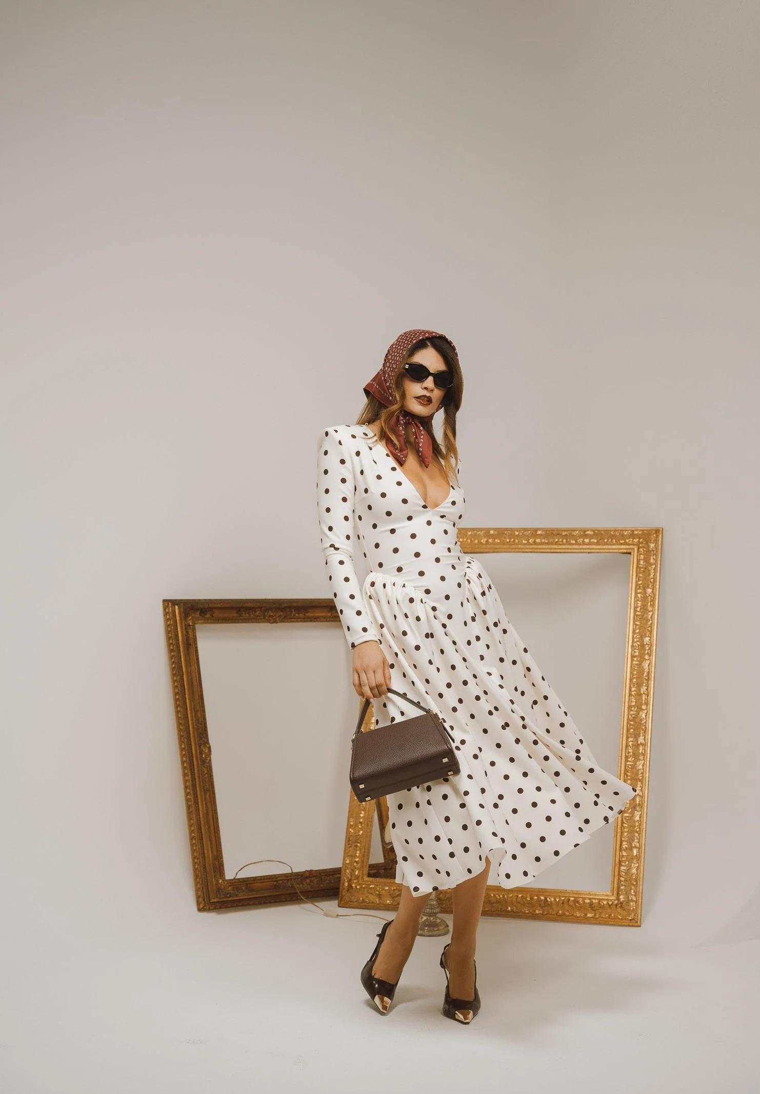 Image of SANTAS Abito midi DOUCEUR avorio da donna con pois marroni