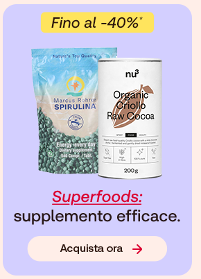 Superfoods Spirulina e Cacao crudo con testo "Superfoods: supplemento efficace" e sconto fino al 40%. Bottone: Acquista ora. Superfoods Spirulina e Cacao crudo con testo "Superfoods: supplemento efficace" e sconto fino al 40%. Bottone: Acquista ora.