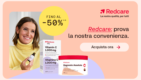 Donna sorridente con maglione giallo che tiene un flacone di integratore Redcare. Accanto a lei, confezioni di Vitamina C e Magnesio Assoluto Redcare. In evidenza il messaggio: "Redcare: prova la nostra convenienza", con un bollino giallo che indica "Fino a -50%". Donna sorridente con maglione giallo che tiene un flacone di integratore Redcare. Accanto a lei, confezioni di Vitamina C e Magnesio Assoluto Redcare. In evidenza il messaggio: "Redcare: prova la nostra convenienza", con un bollino giallo che indica "Fino a -50%".