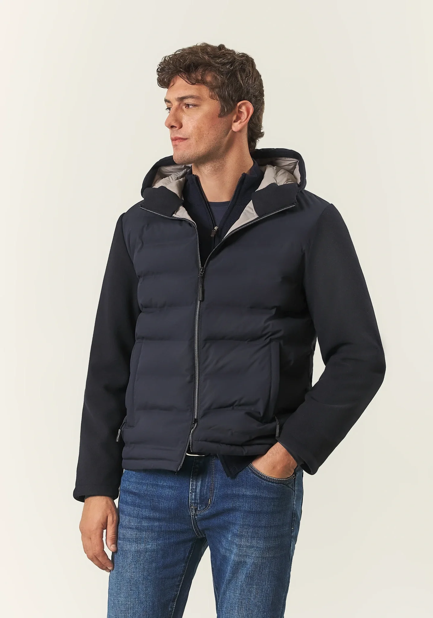 Image of Giubbotto blu trapuntato con maniche in tessuto