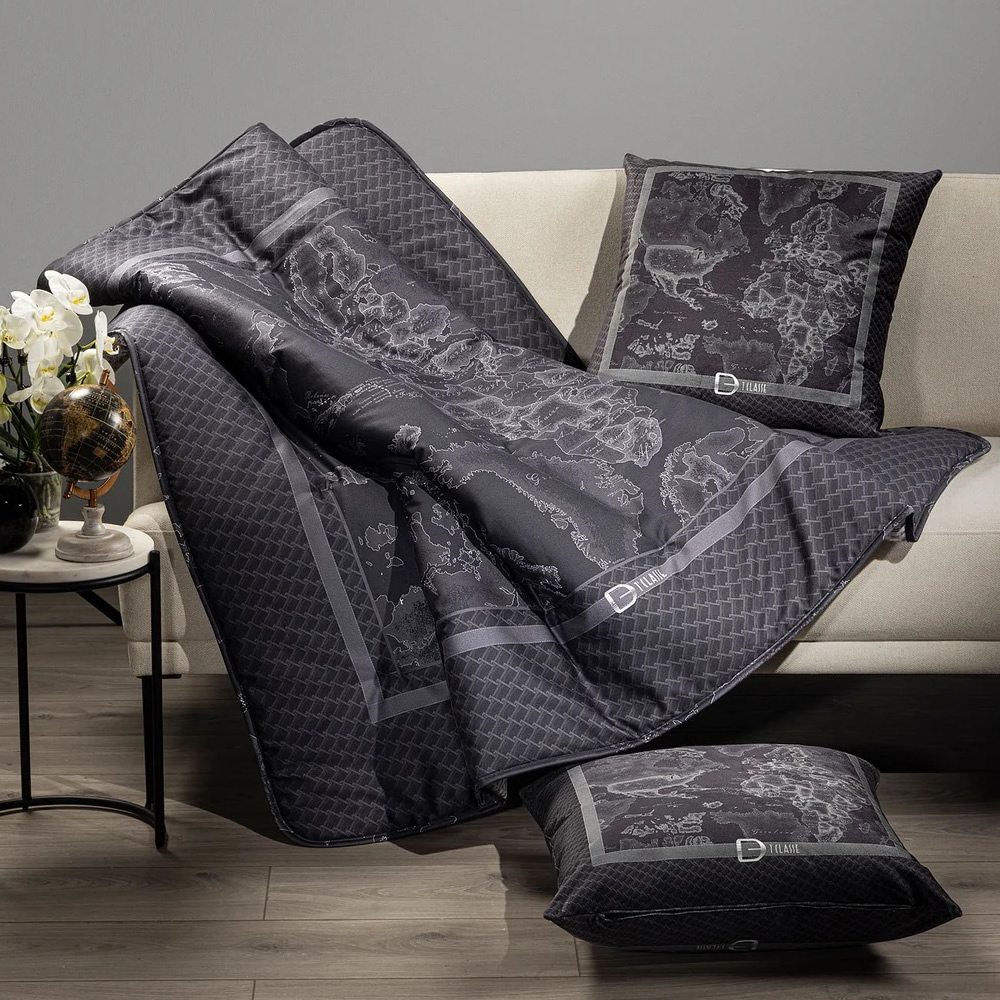 Image of PLAID SCALDOTTO GEO NIGHT ALVIERO MARTINI PRIMA CLASSE