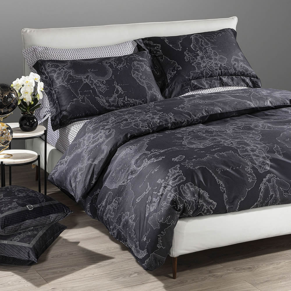 Image of COMPLETO COPRIPIUMINO GEO NIGHT ALVIERO MARTINI PRIMA CLASSE