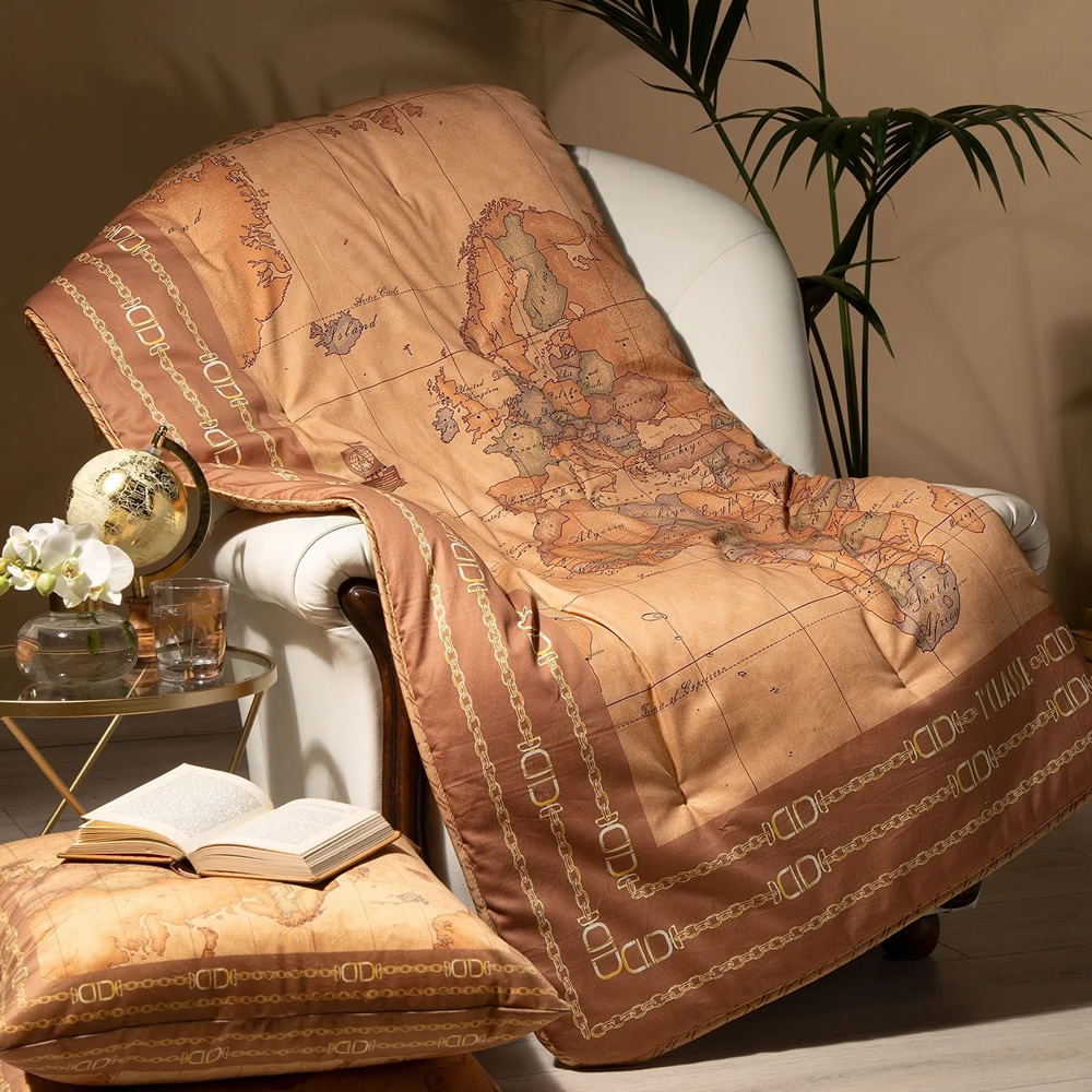 Image of PLAID TRAPUNTATO GEO CLASSIC 24 ALVIERO MARTINI PRIMA CLASSE