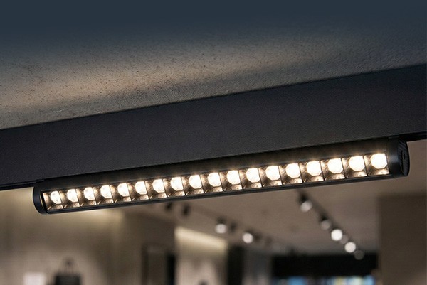 Faretti LED magnetici da binario