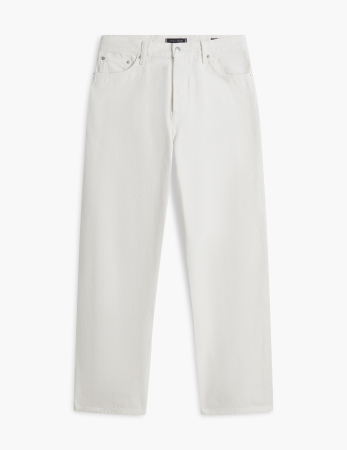 Jeans larghi con cinturino regolabile