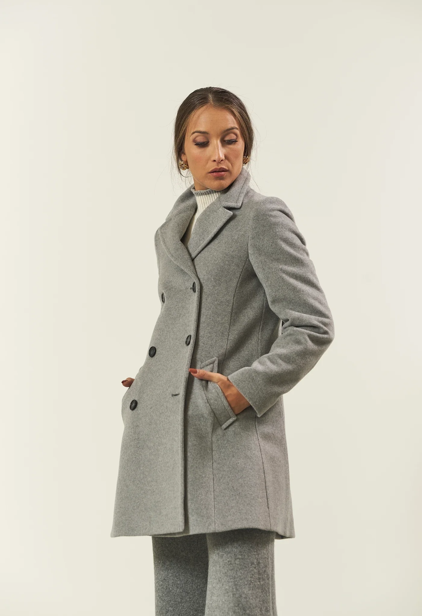 Image of Cappotto grigio chiaro doppiopetto misto cashmere corto