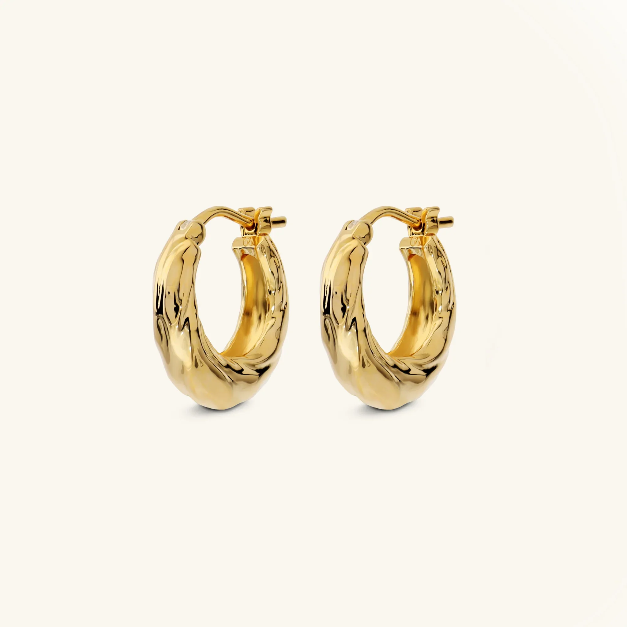 Image of Orecchini a Cerchio Finitura Martellata 1.8cm