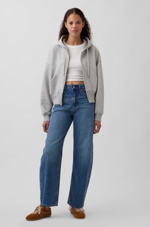 Display images to show real-time content