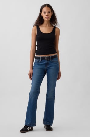 Display images to show real-time content