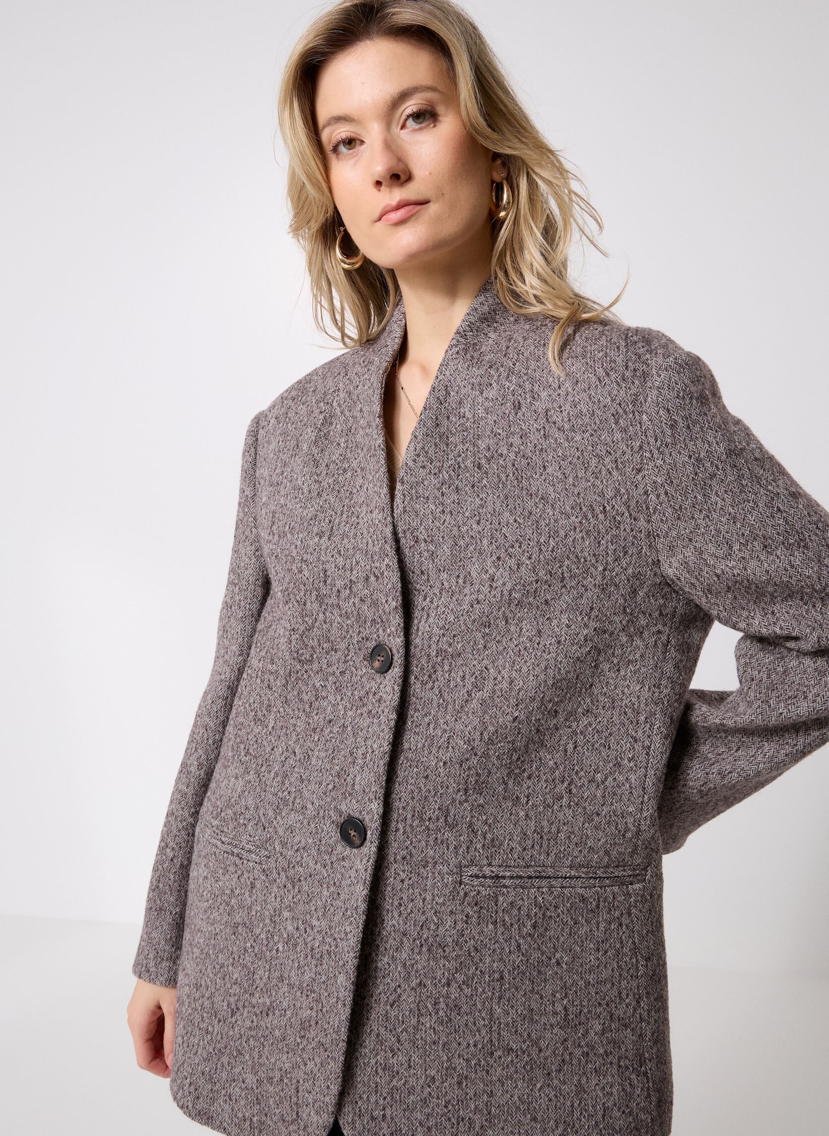 Maison Hotel Blazer Clementine donna grigia