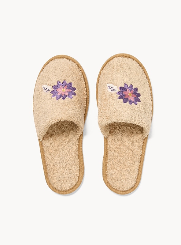 Ciabatte in spugna di cotone con ricamo floreale Ciabatte in spugna di cotone con ricamo floreale