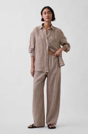 Display images to show real-time content