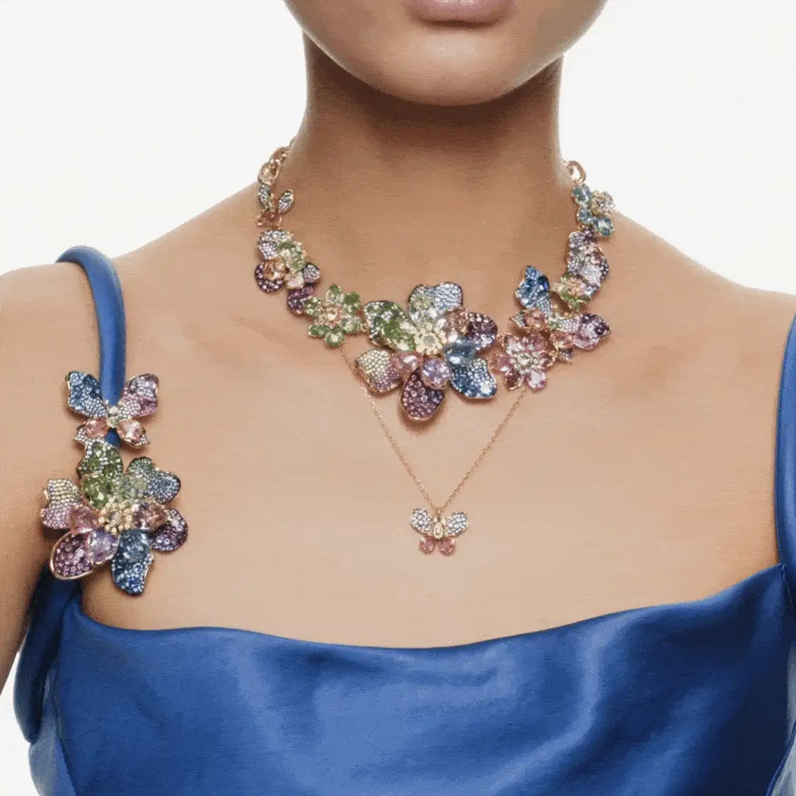 Modella con gioielli Swarovski