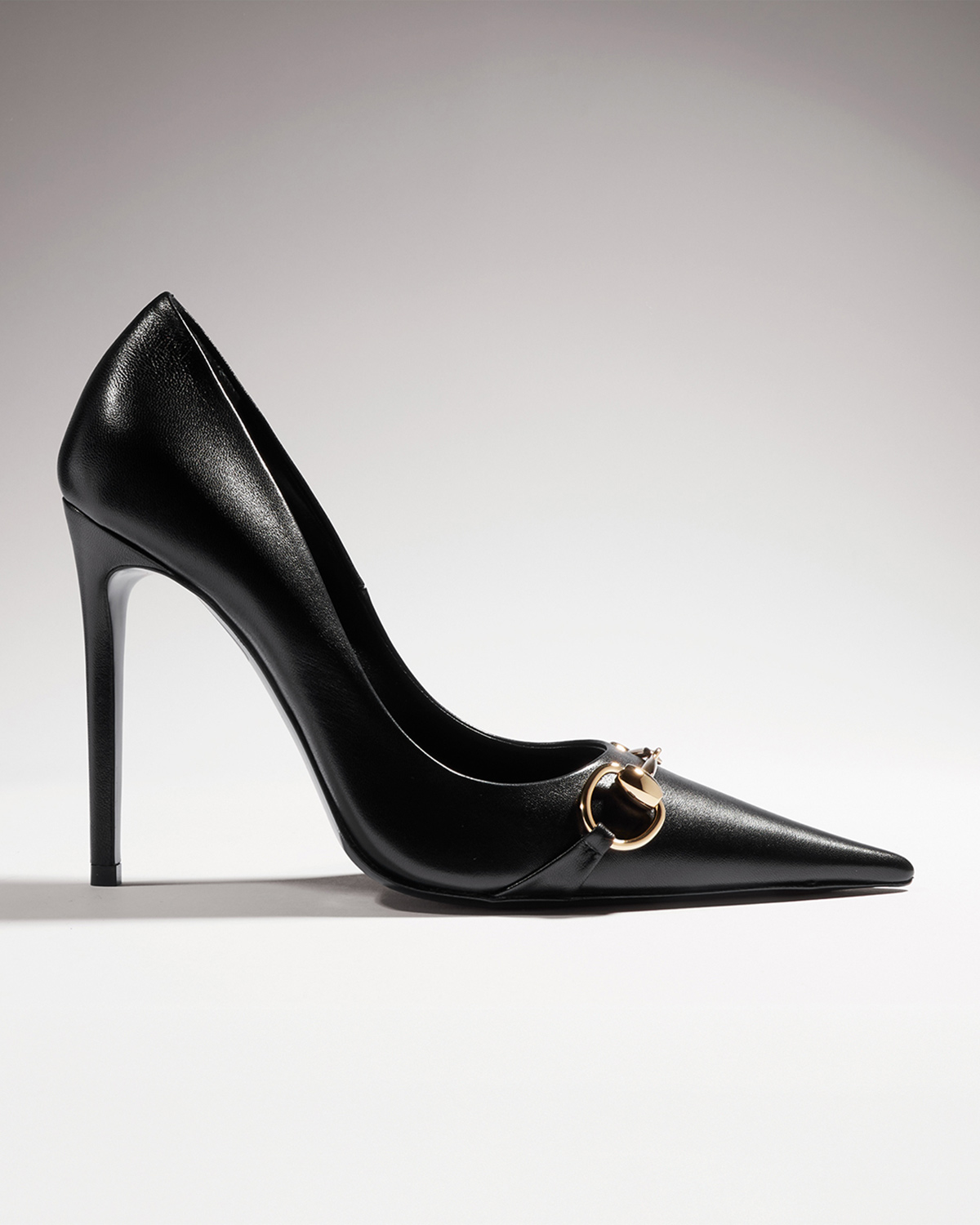 Scarpa(e) Scopri di più sul sito Web di Gucci 