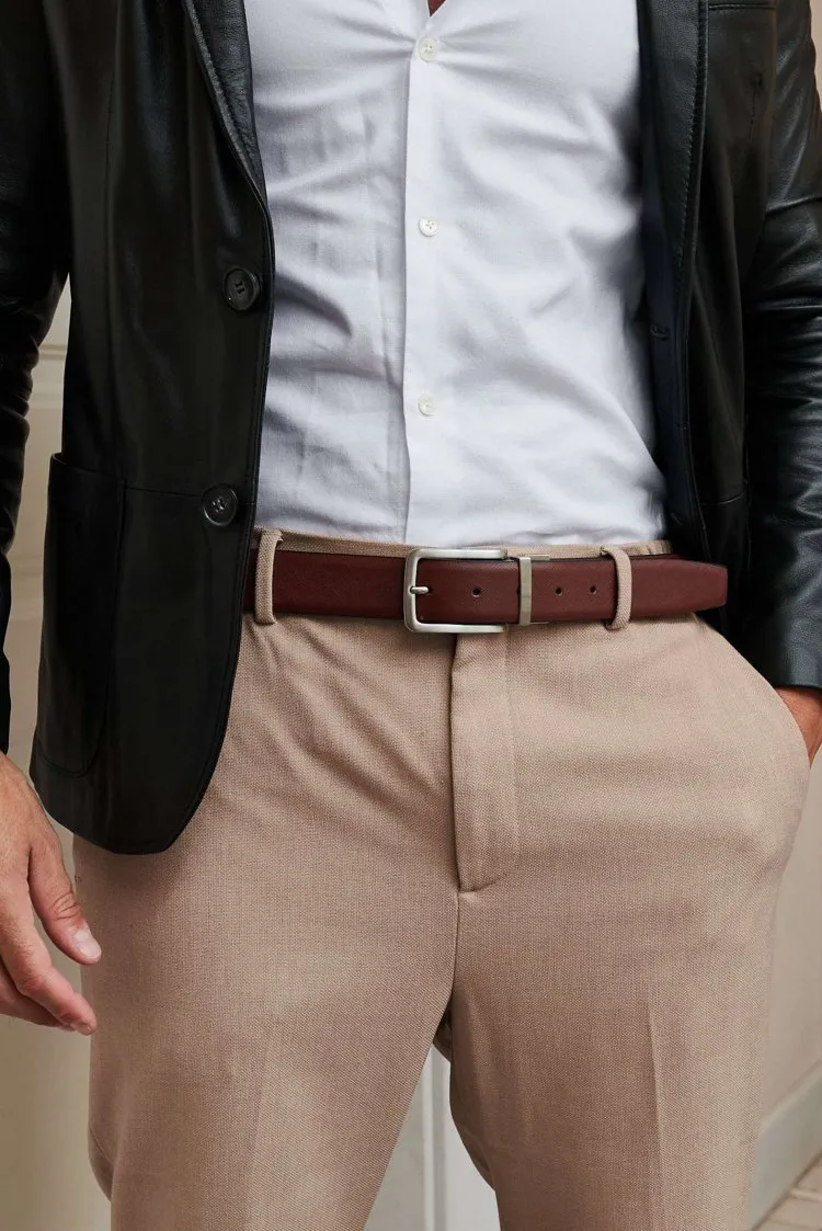 Image of Cintura uomo in pelle di vitello saffiano nero marrone reversibile con fibbia girevole