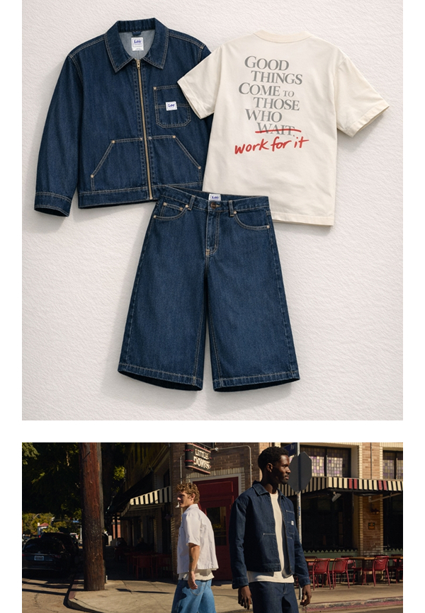 Conjunto masculino con chaqueta vaquera con cremallera en índigo oscuro, bermudas vaqueras largas a juego y camiseta gráfica en tono blanco roto, seguido de una imagen lifestyle de un hombre llevando el look al aire libre sobre un botón « Para él ».