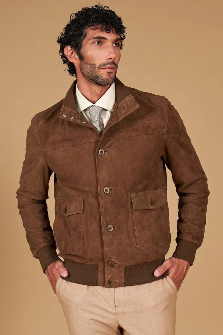 Image of Giacca bomber in pelle camoscio fango con bottoni e tasconi