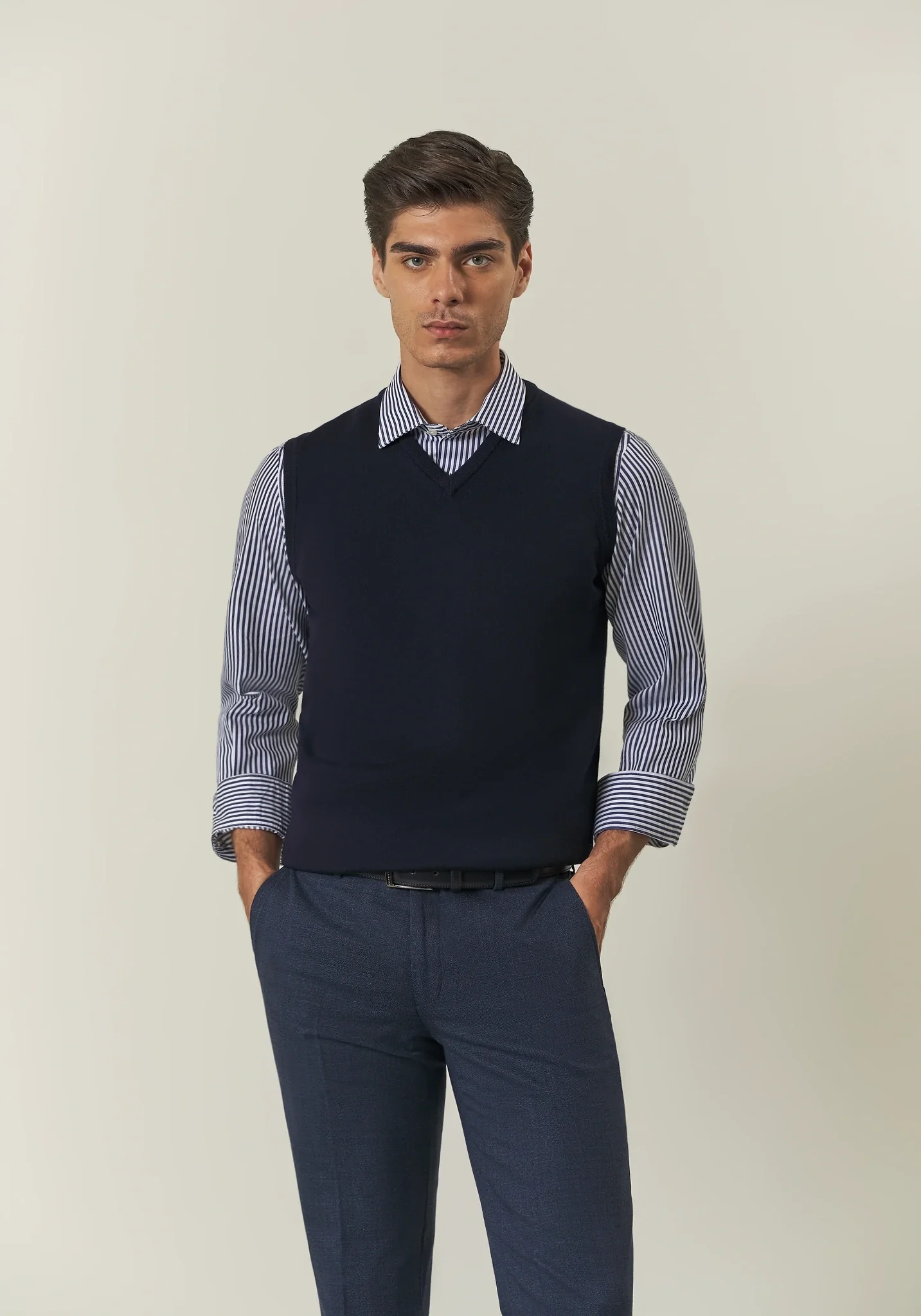 Image of Gilet blu scuro lana merinos Lana Gatto