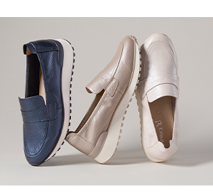 Mocassini Caprice in pelle di cervo con soletta sostituibile e larghezza G