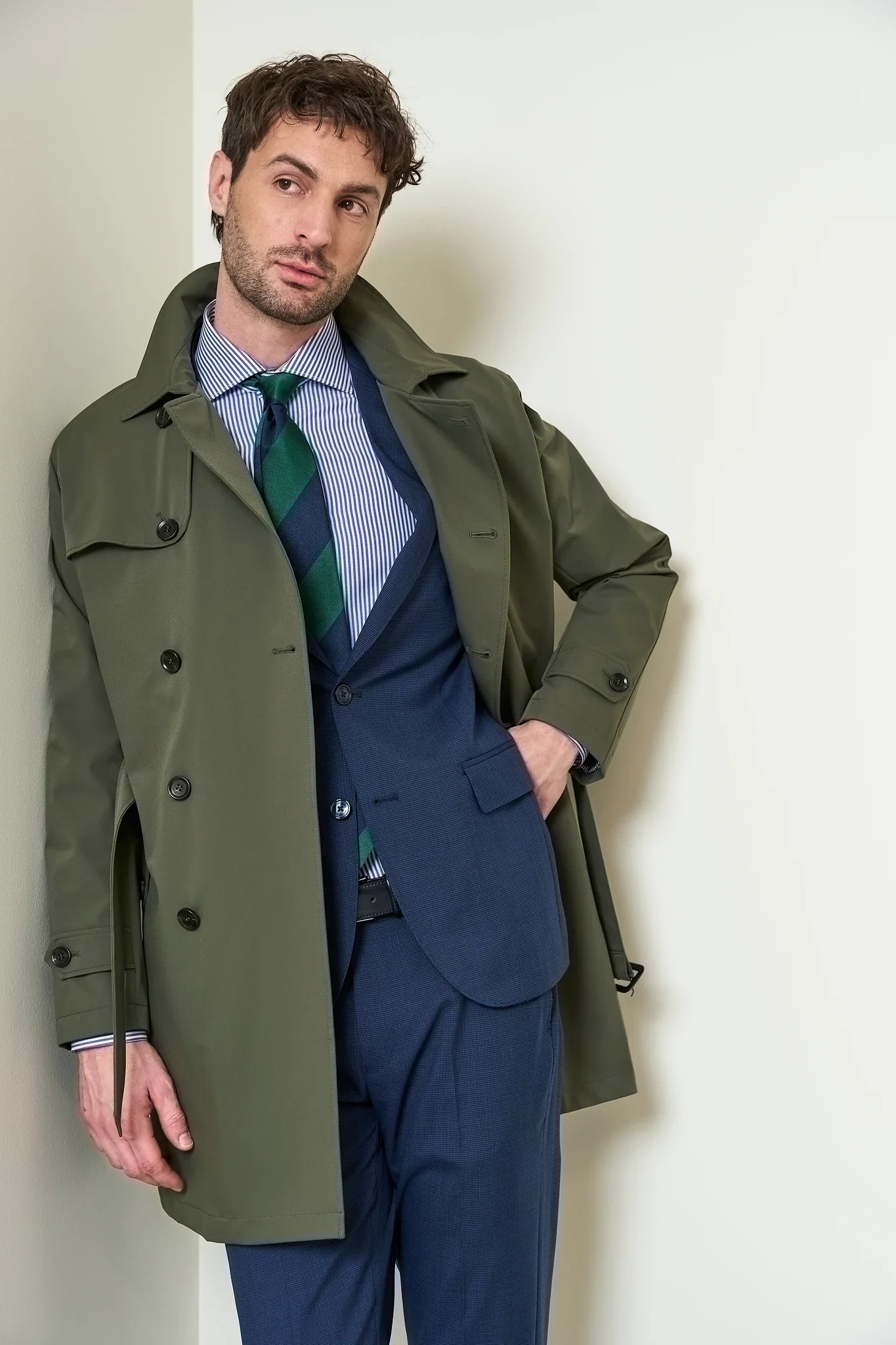 Image of Trench verde militare doppiopetto con cintura