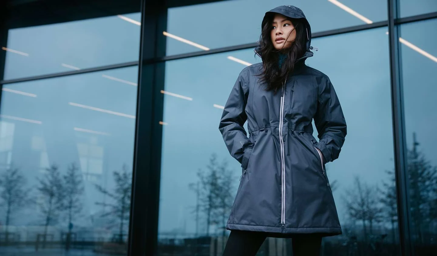 Women in a Helly Hansen rain jacket