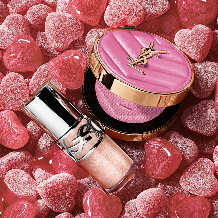 Combo Stardust Love: Duo Loveshine n. 10 e Make Me Blush su uno sfondo di caramelle rosa a forma di cuore.