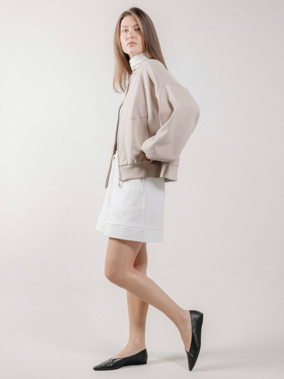 Shorts in Interlock White