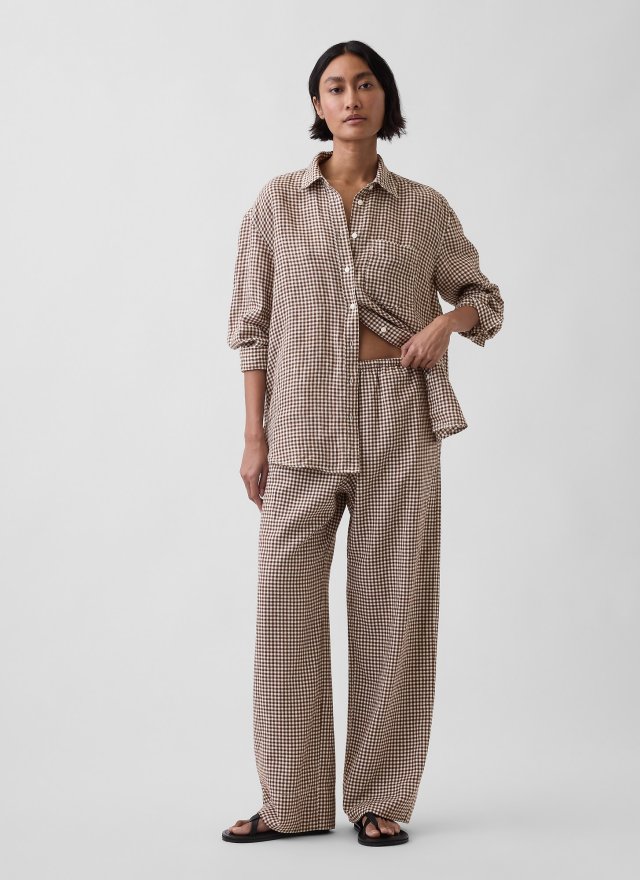 Display images to show real-time content