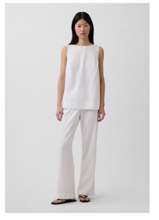 Display images to show real-time content