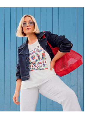 Maglia classica con Bon Voyage, scollo a girocollo e maniche a 3/4