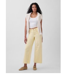 Display images to show real-time content