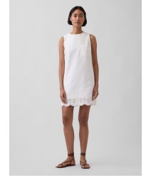 Display images to show real-time content