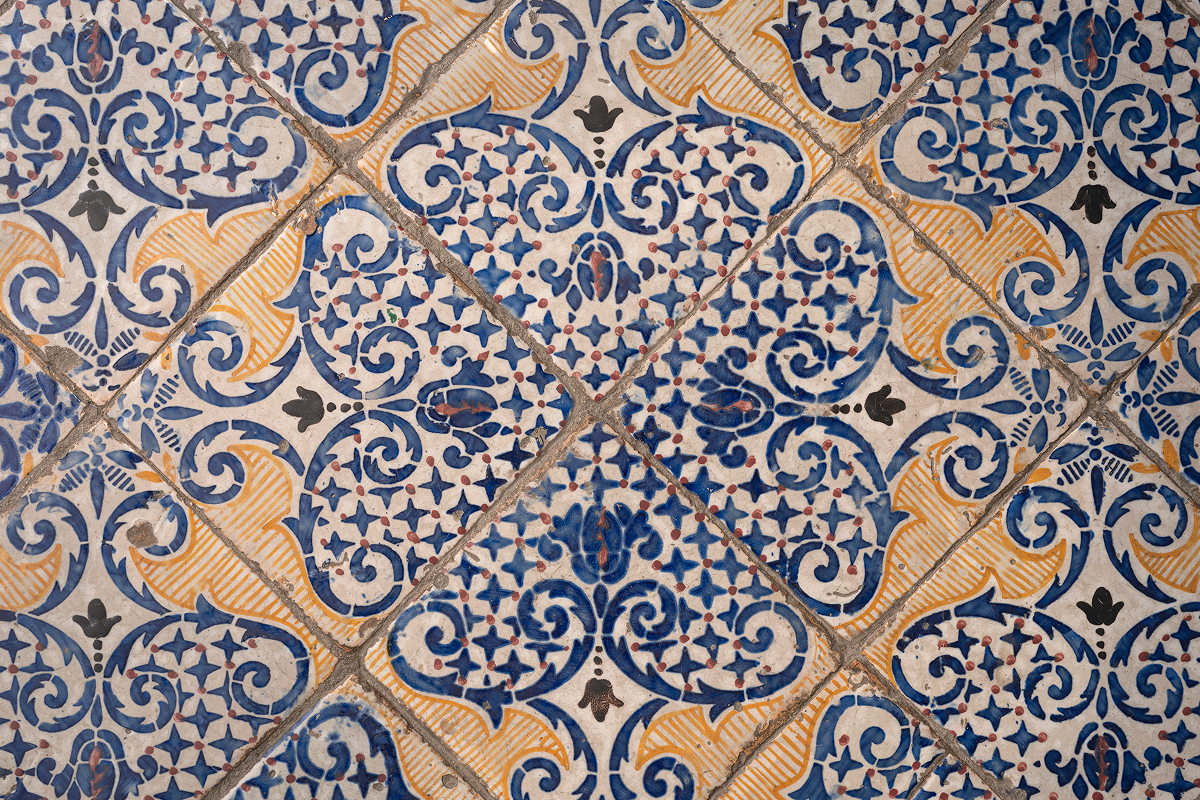 in maiolica originale.