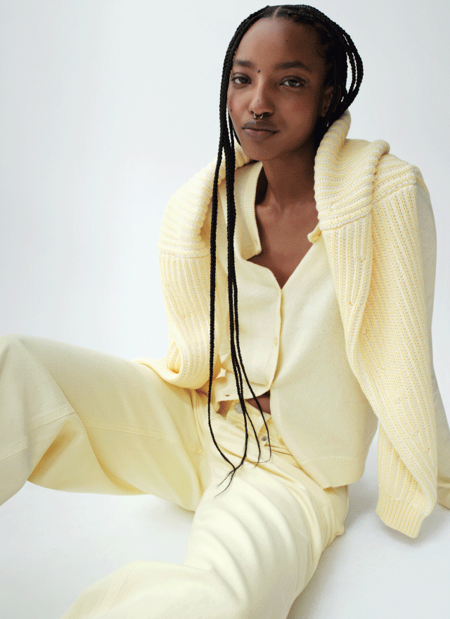 Display images to show real-time content