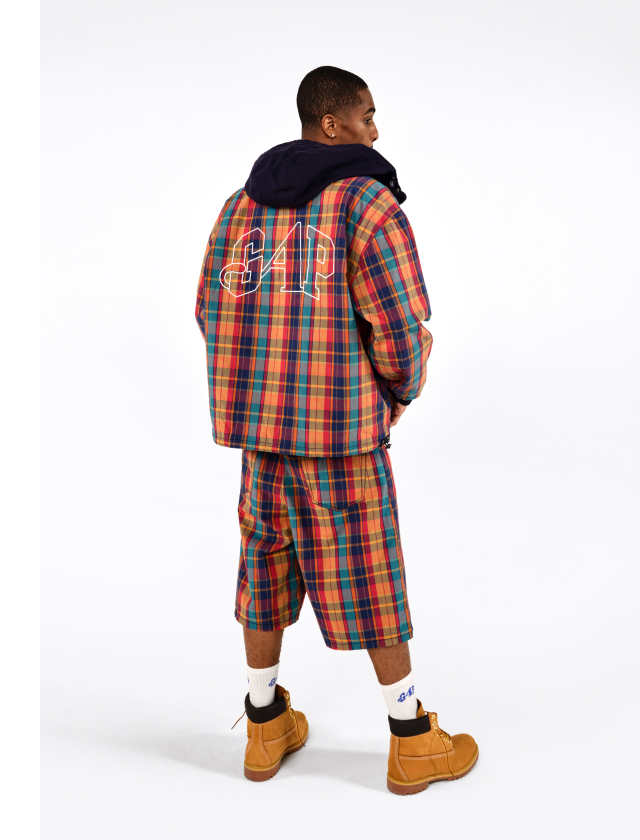 Display images to show real-time content