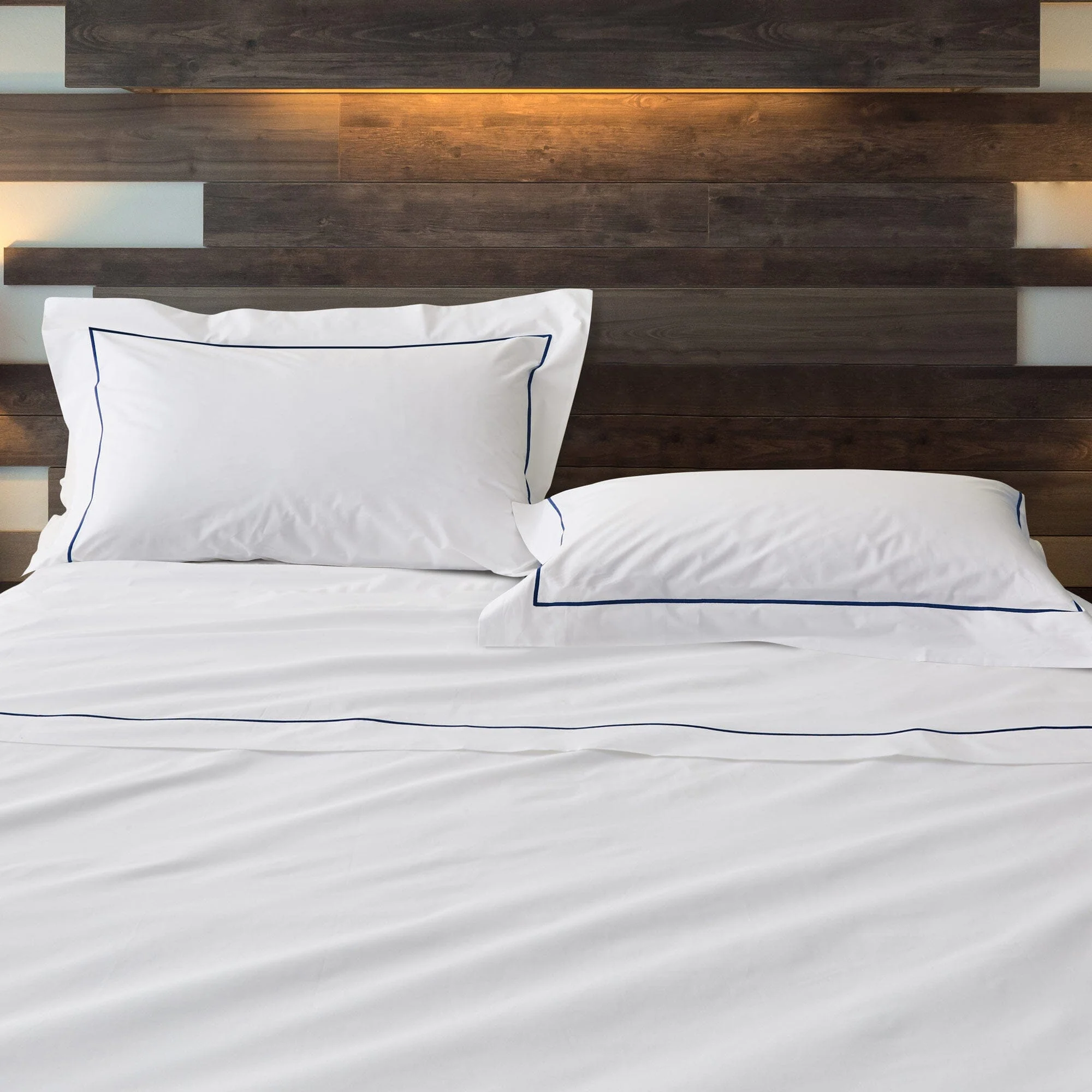 Image of Completo Lenzuola in Percalle di <br>Cotone con Bacchetta - <b>Legend