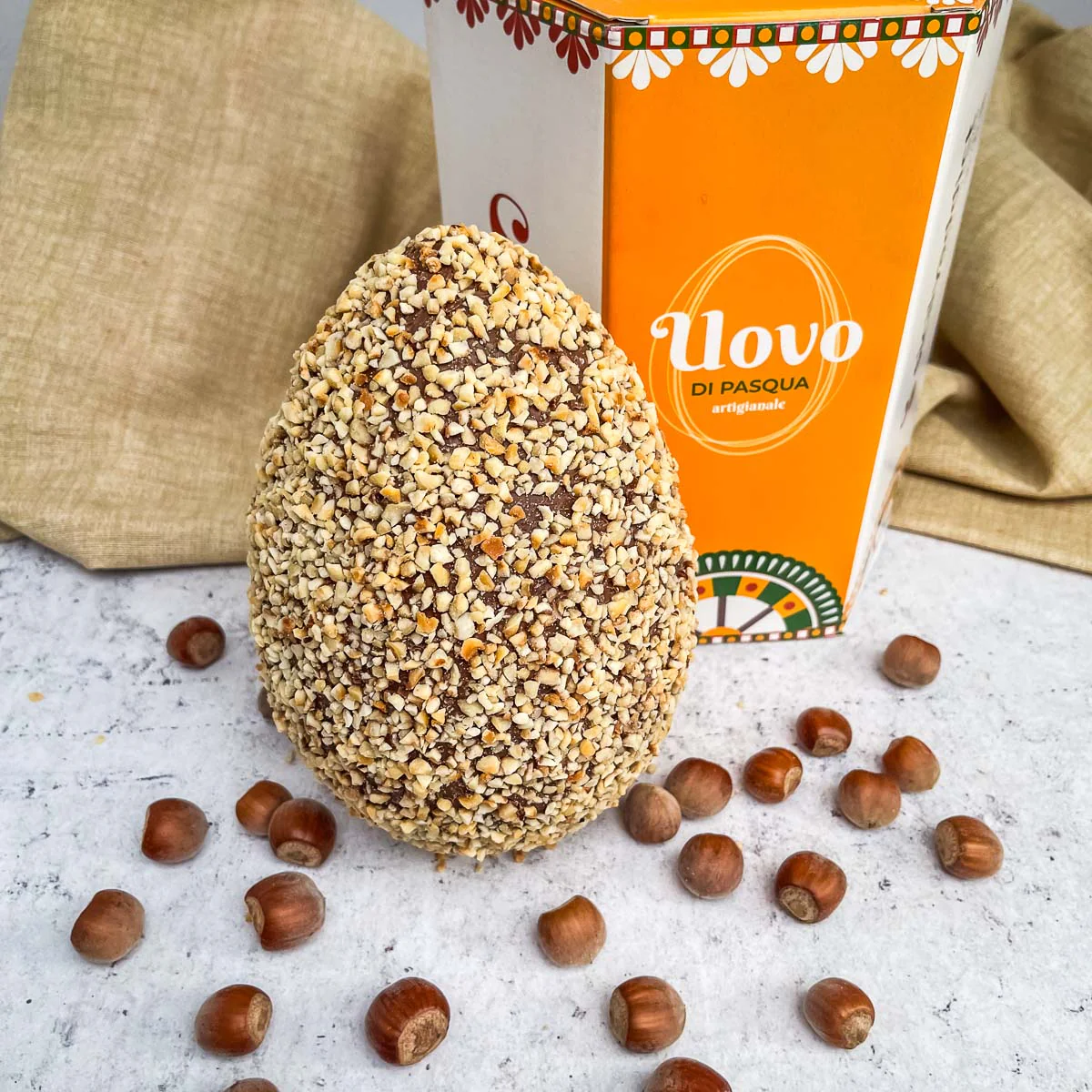 Image of Uovo di Pasqua artigianale cioccolato e nocciole Ciokoroché 350g