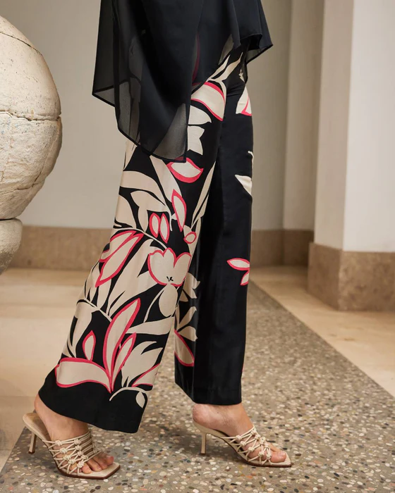 PANTALONI IN SATIN STAMPATO