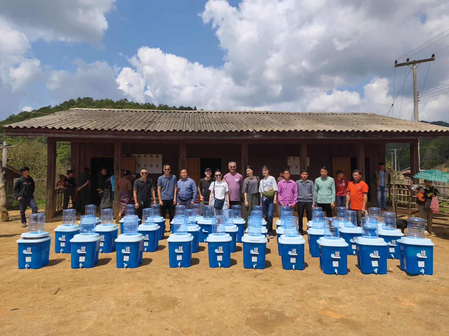 distribuzione filtri per acqua potabile in Laos
