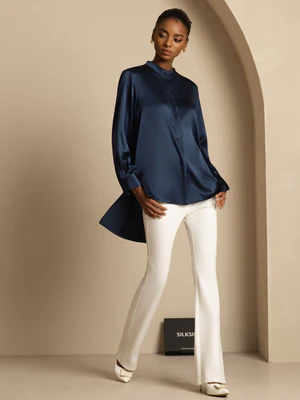 Image of Blusa donna in seta 19Momme con Stand Collar High-Low e dettagli con bottoni