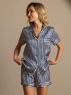 Image of Pigiama Donna In Seta Pura A Righe Maniche Corte Collo A V Notch Con Shorts